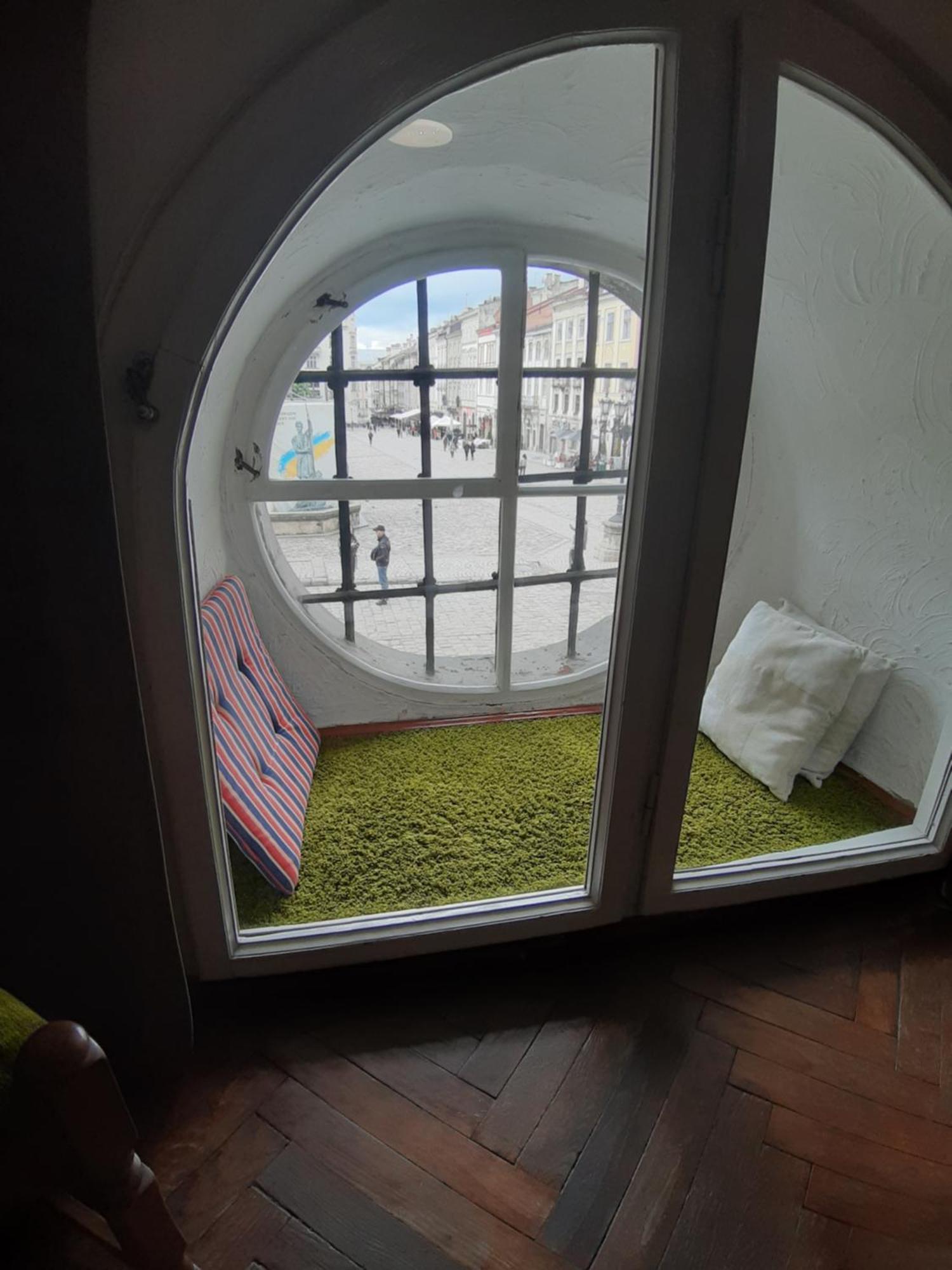 Artrooms -Round Windows Rynok Sq Lemberg Exterior foto